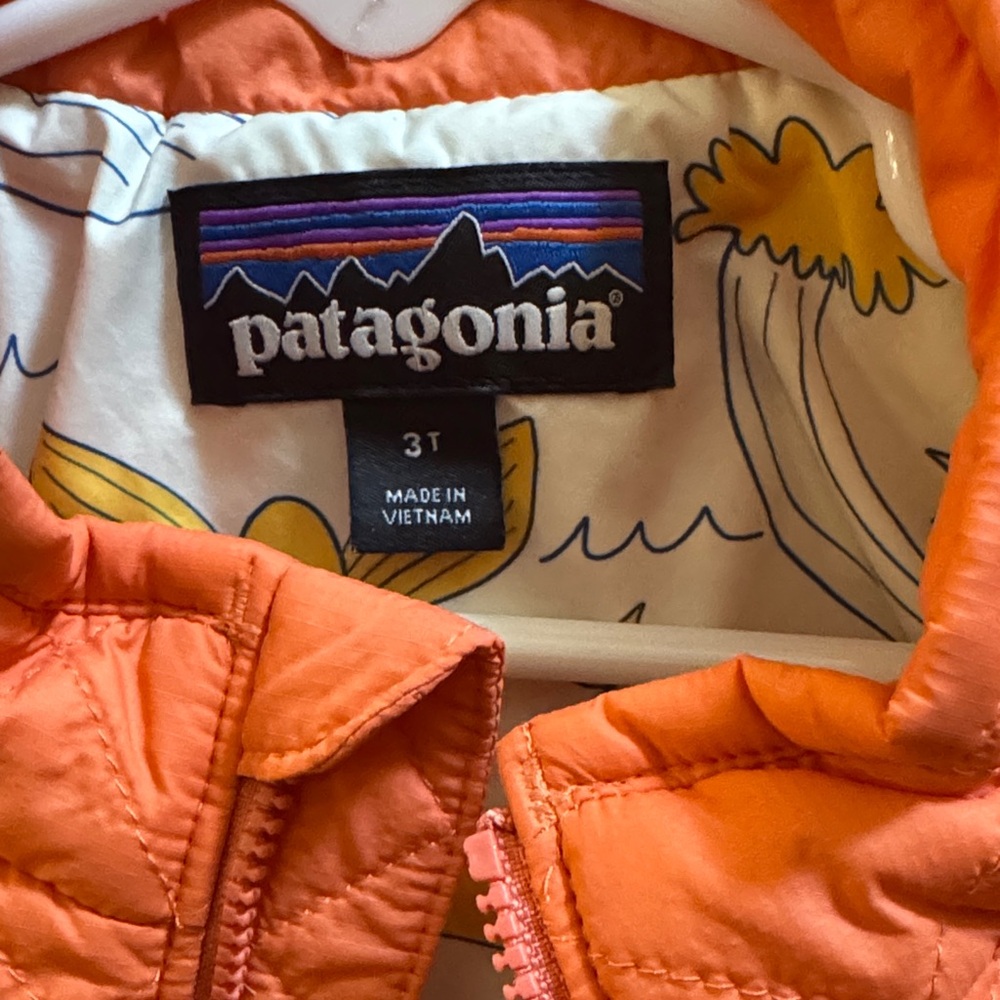 Patagonia Vibrant Orange/Coral girls jacket